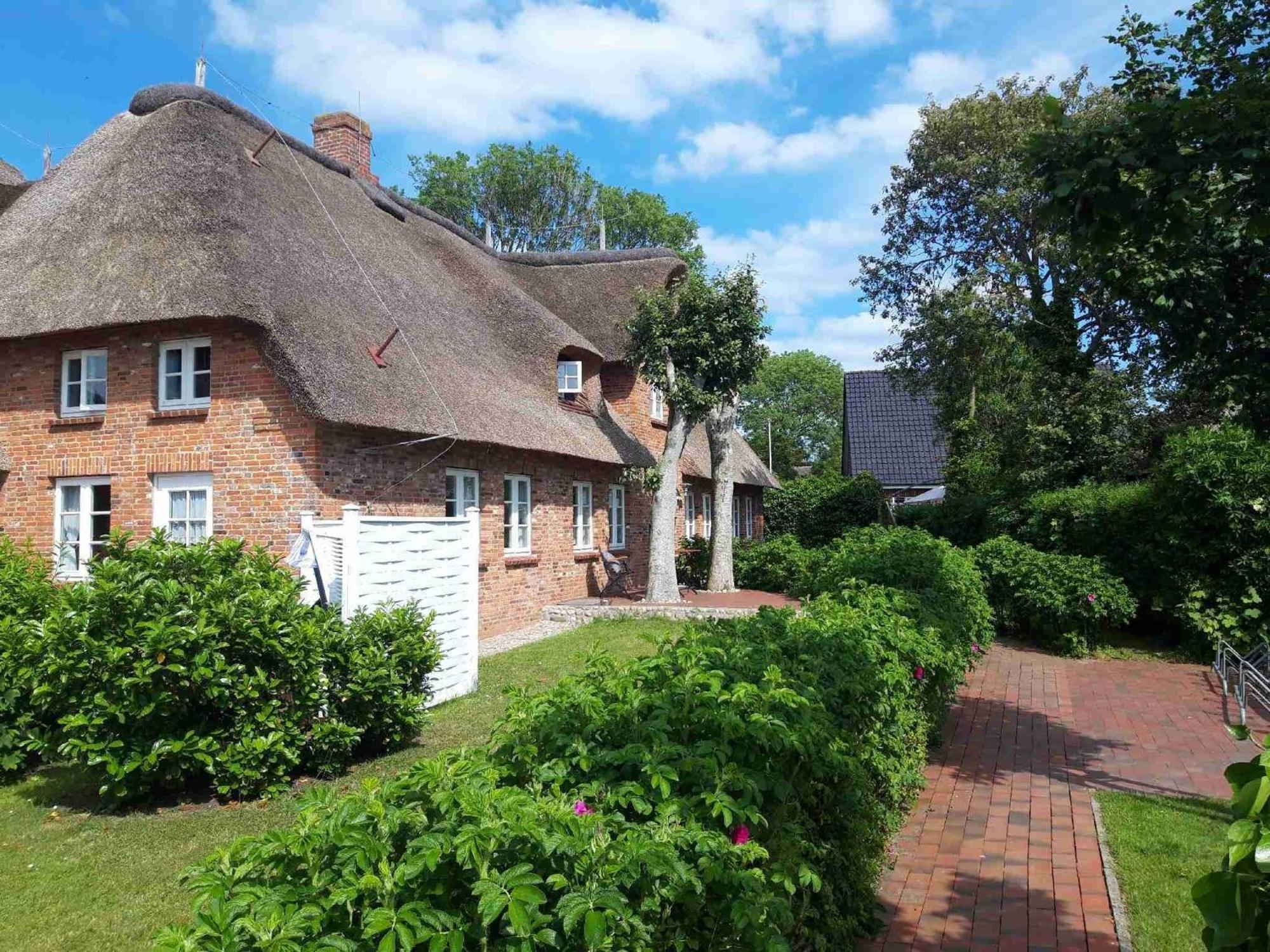 Апартаменты Reetkehlchen Alkersum Экстерьер фото